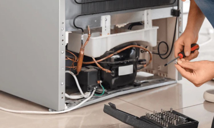 Jasa service kulkas yang rusak, Sumber: megafurniture.sg