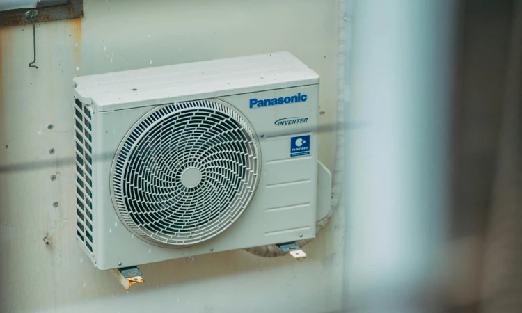 Persiapan pemasangan AC, Sumber: pexels.com