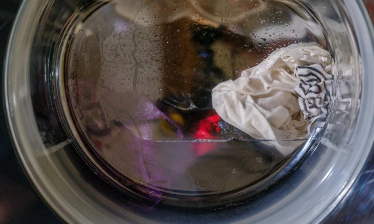 Air yang digunakan untuk mencuci, Sumber: pexels.com